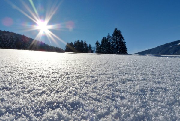 Искрящийся снег