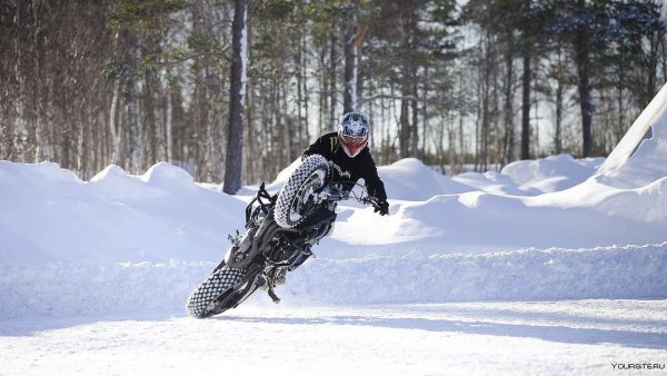 Мотоцикл по снегу
