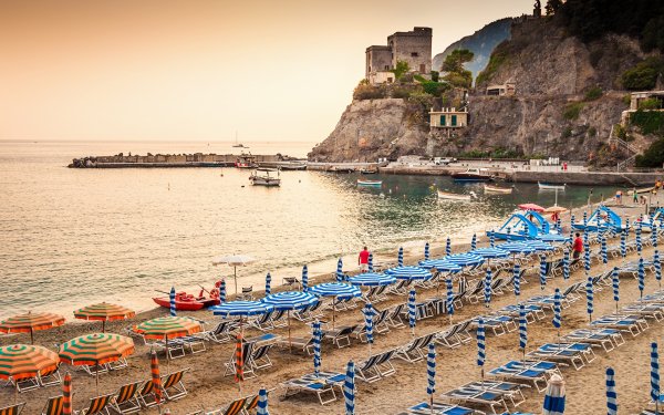 Монтероссо-Аль-Маре пляж