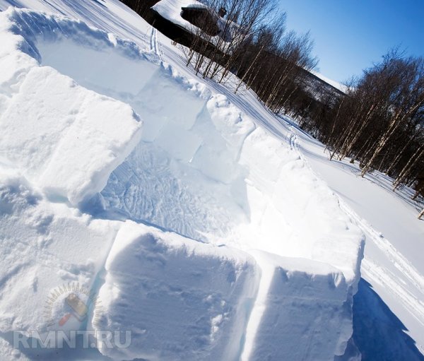 Стена из снега