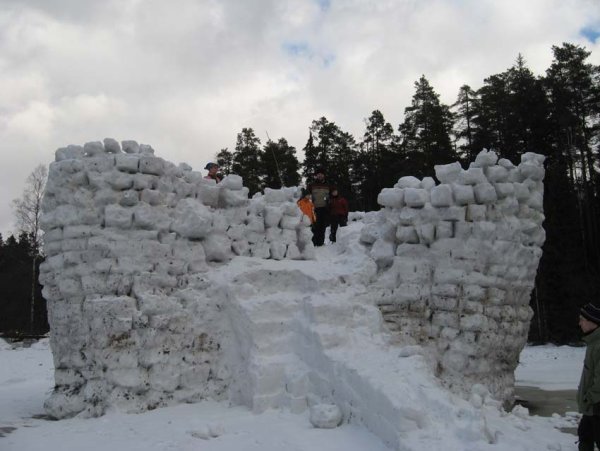 Снежная крепость