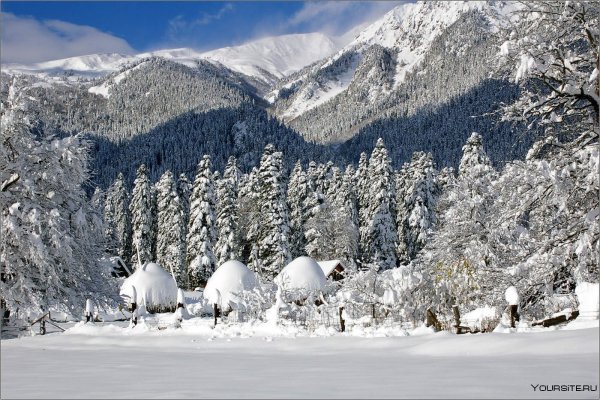 Снежные горы Архыз