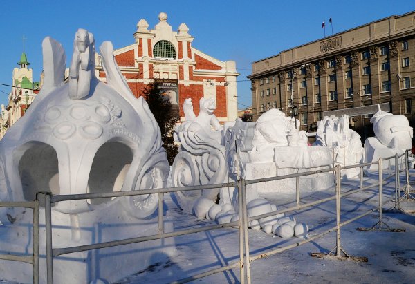 Сибирский фестиваль снежной скульптуры