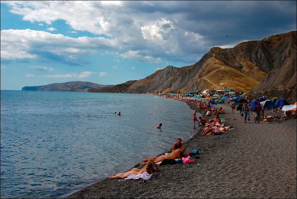 Пляж Лисья бухта в Крыму