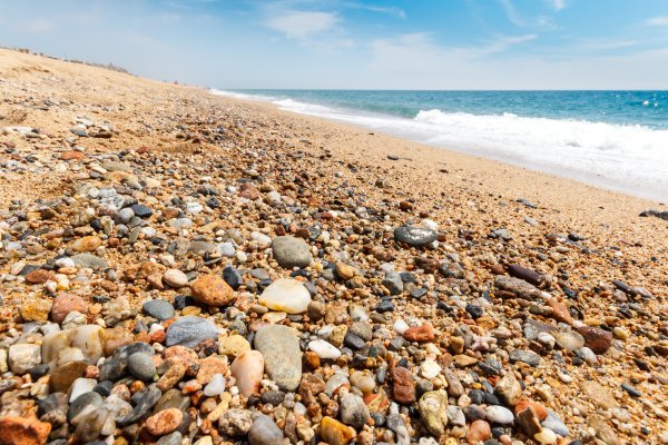 Галечный пляж в Крыму