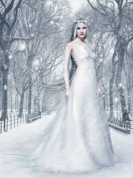 Зима в образе девушки