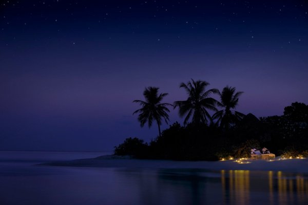 Остров ночью