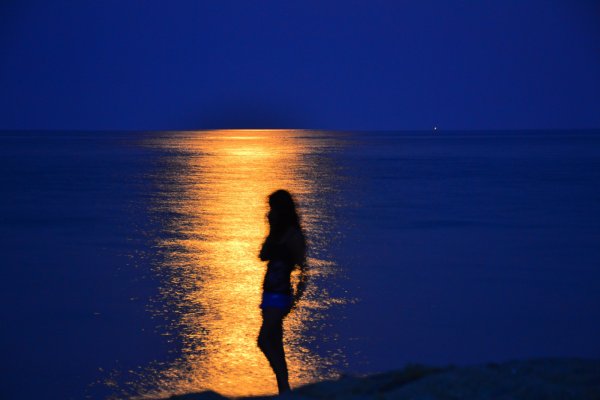 Девушка море вечер