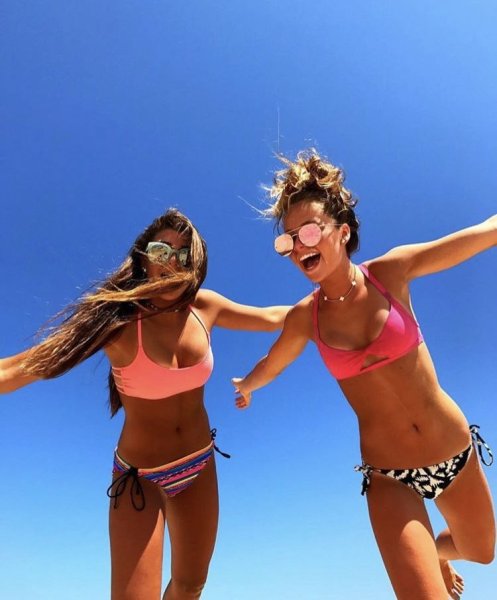 Веселые девчонки