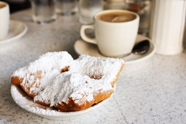 Утренний кофе и снег