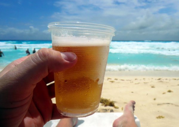 Пиво на пляже