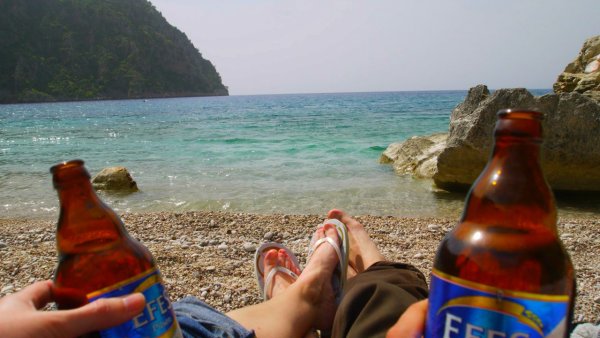 Пиво на берегу
