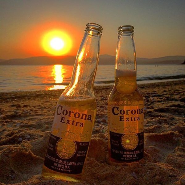 Пиво на берегу моря