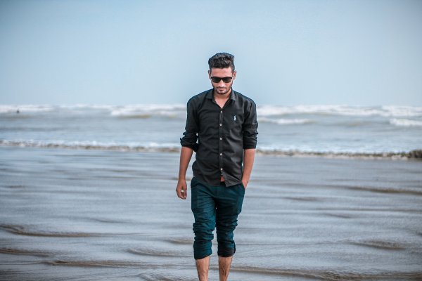 Мужская фотосессия на море