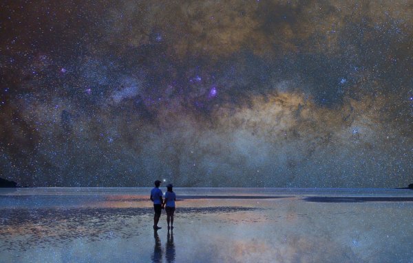 Звездное небо и море