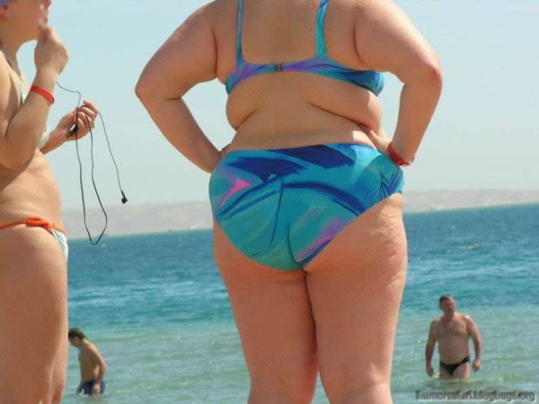 Толстухи в стрингах на пляже