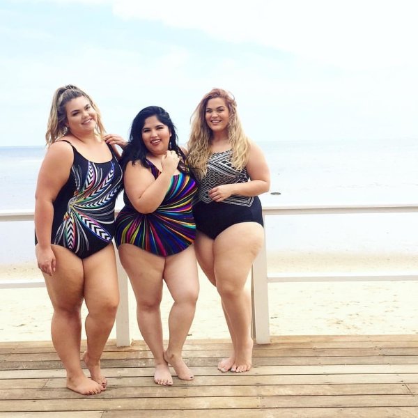 Толстые девочки в купальниках