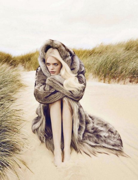 Sasha Pivovarova фотосессия мех зима Татлер