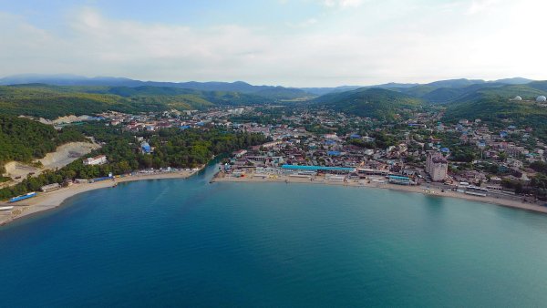 Пляж морская волна Джубга