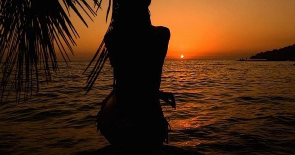 Девушка море вечер