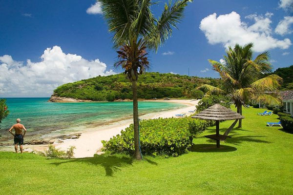 Хоксбилл-Бэй на острове Антигуа