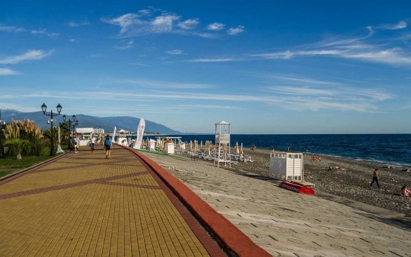 Имеретинская набережная в Адлере