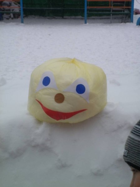 Колобок из снега