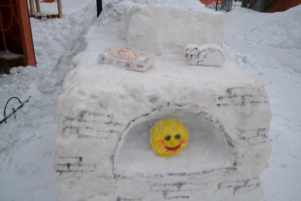 Интересные постройки из снега