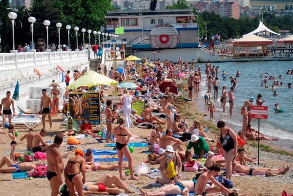 Центральный пляж Геленджика