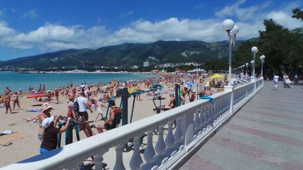 Черное море пляж Геленджик