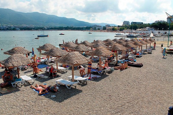 Пляж сады морей Геленджик