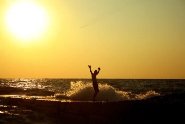 Люди на море