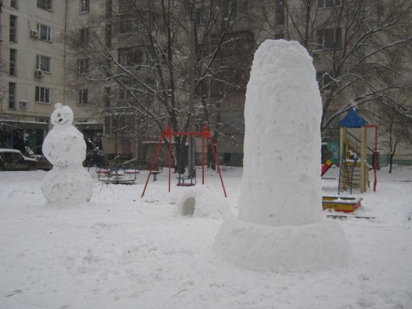 Снежный двор фото