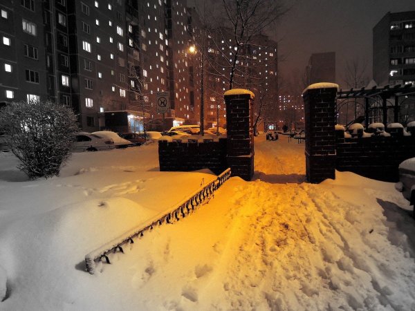 Двор зимой