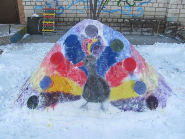 Украшение из снега в детском саду