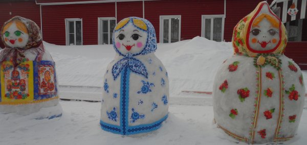 Матрешка из снега