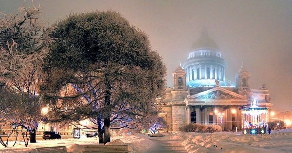 Новогодний снежный Санкт-Петербург