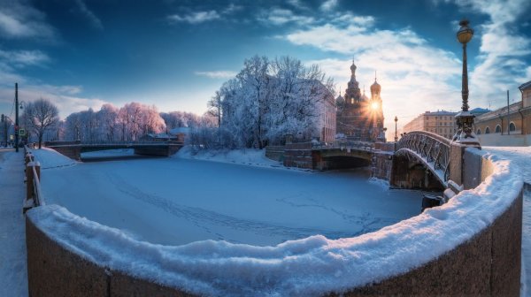 Заснеженный Петербург красивый