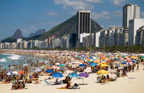 Пляж Копакабана в Рио-де-Жанейро