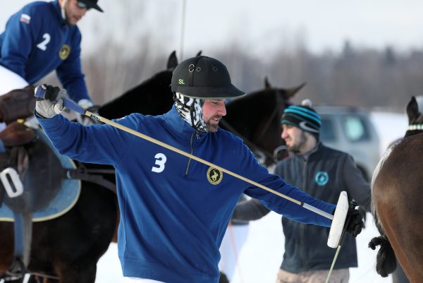 Снежное поло Эстетика