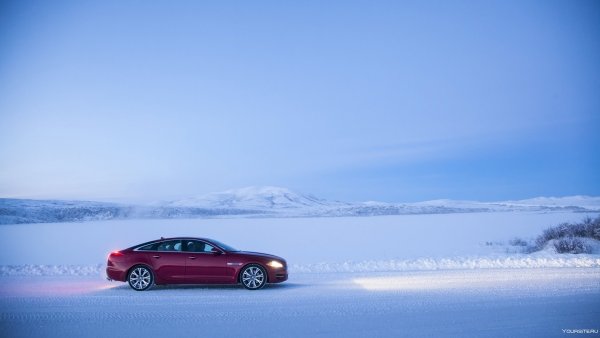 Машина зимой