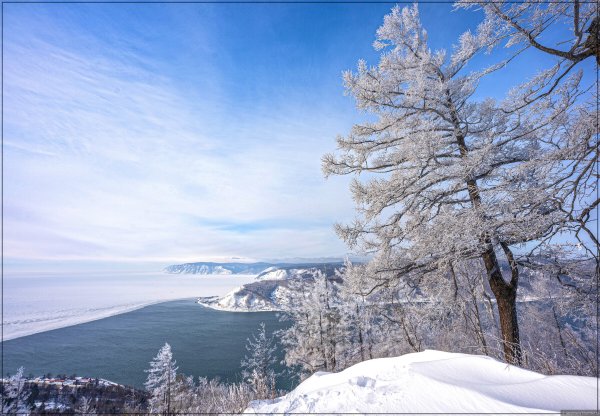 Листвянка Байкал камень Черского