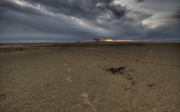 Ночь, пустынный берег...