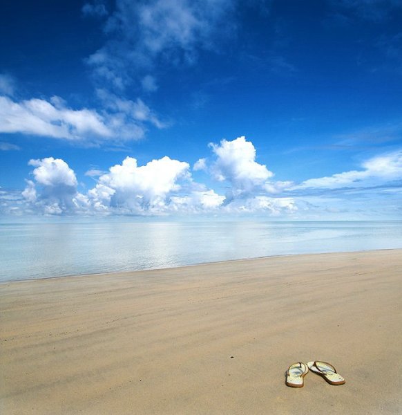 Пустынный пляж