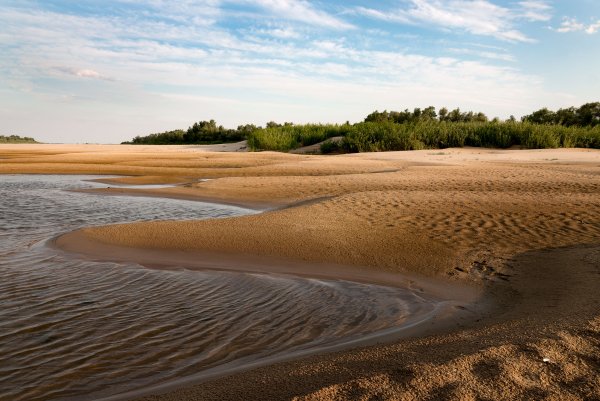 Песчаный берег Волги Балаково