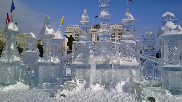 Горки ледяной дворец в Якутске
