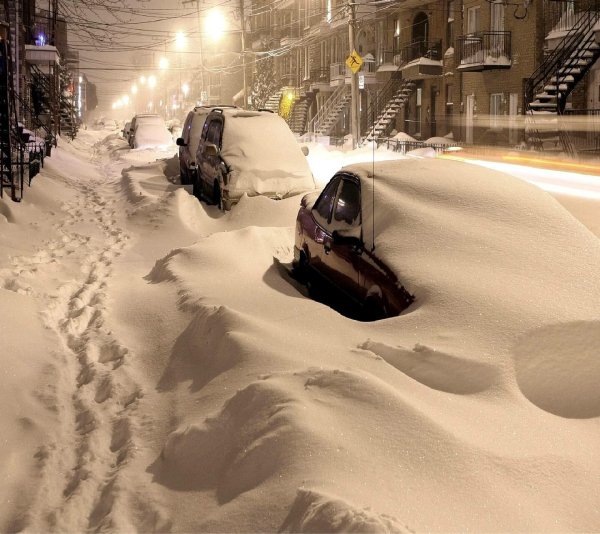 Метель в городе
