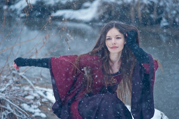 Фотосессия в стиле ведьмы зимой