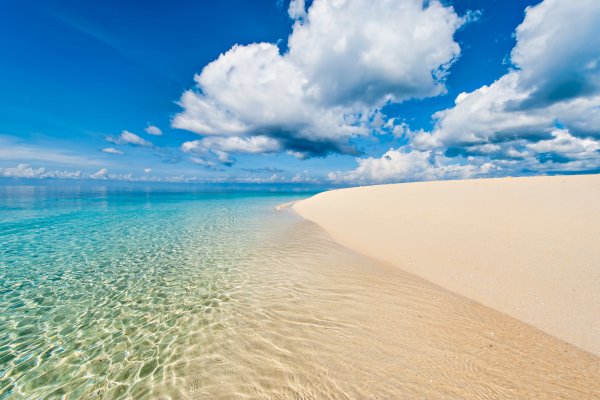 Красивый пляж