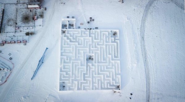 Самый большой снежный Лабиринт в мире